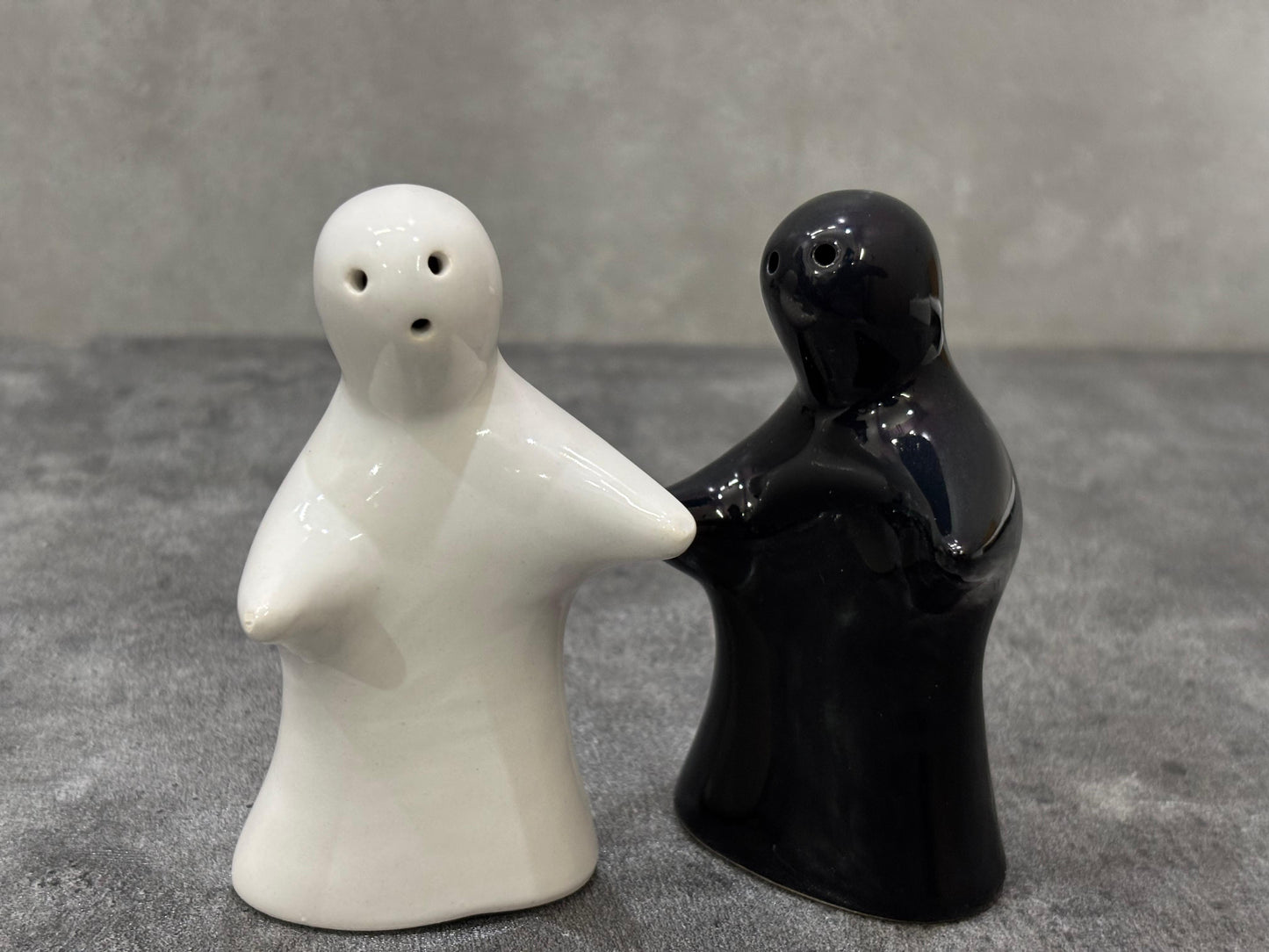 The "Soulmates" Black & White Shaker Duo