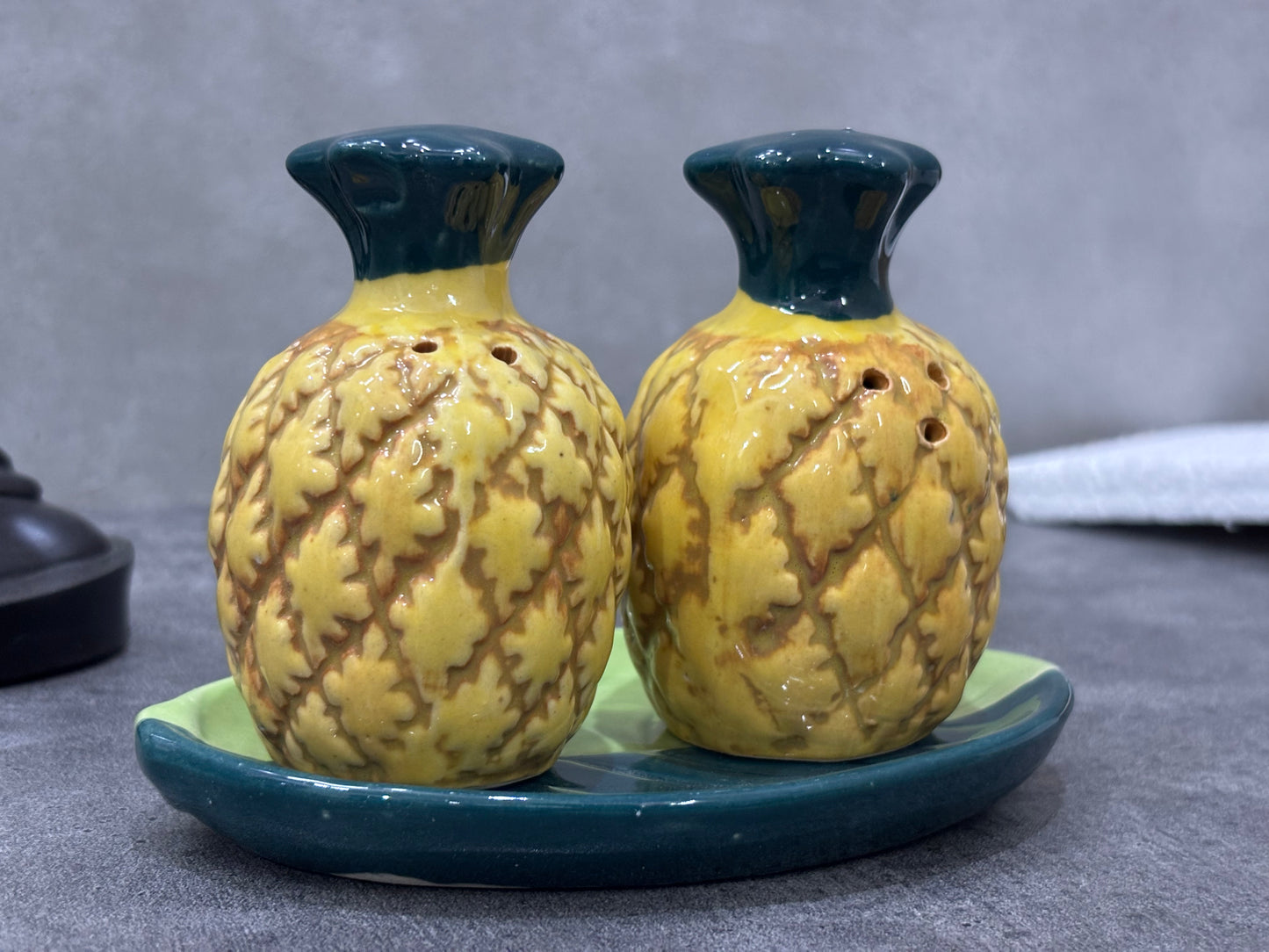"Tropic Like It's Hot" Pineapple Shaker Set