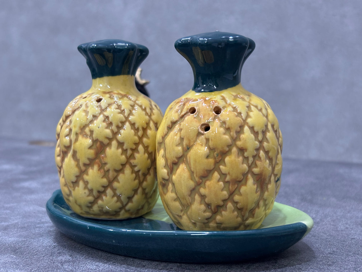 "Tropic Like It's Hot" Pineapple Shaker Set