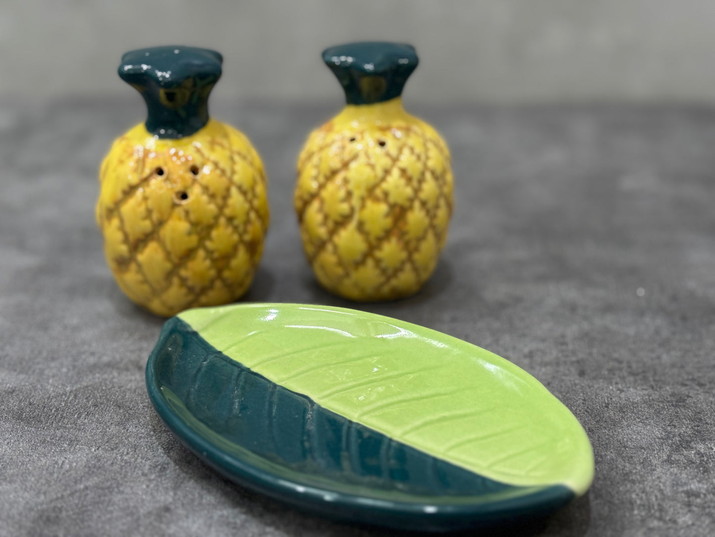"Tropic Like It's Hot" Pineapple Shaker Set
